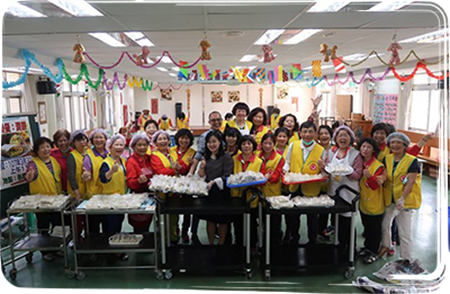Volunteers to provide the elderly with daily care